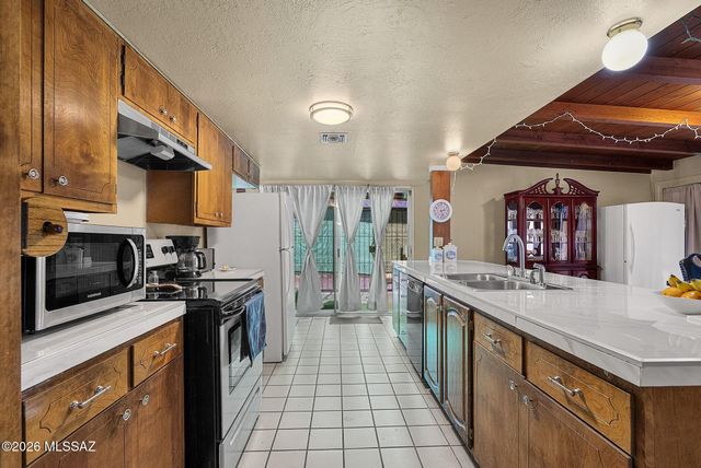 4621 W Tumacacori Drive, Amado, AZ 85645