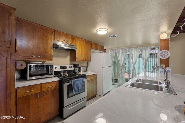 4621 W Tumacacori Drive, Amado, AZ 85645