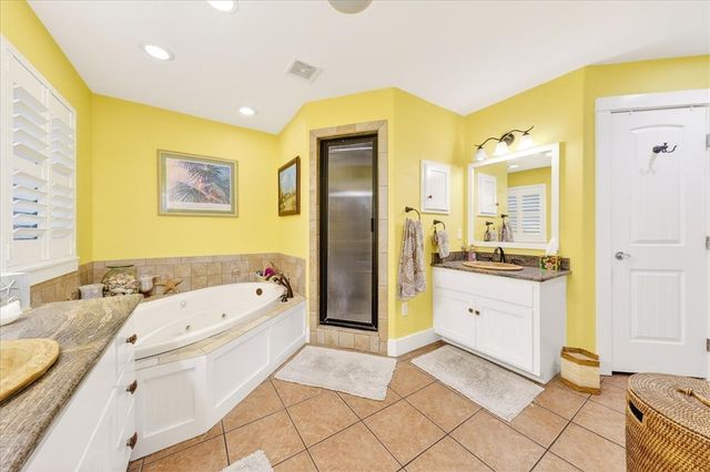 540 Ocean View Dr, Port Aransas, TX 78373