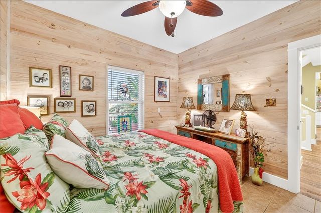 540 Ocean View Dr, Port Aransas, TX 78373