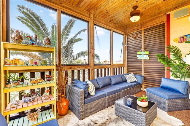 540 Ocean View Dr, Port Aransas, TX 78373