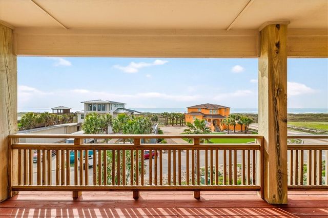 540 Ocean View Dr, Port Aransas, TX 78373