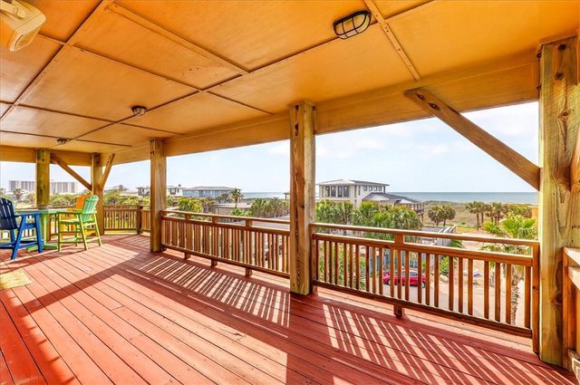 540 Ocean View Dr, Port Aransas, TX 78373