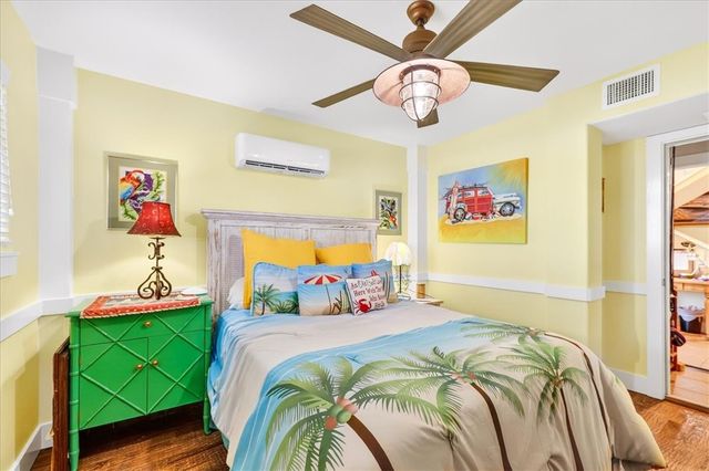 540 Ocean View Dr, Port Aransas, TX 78373