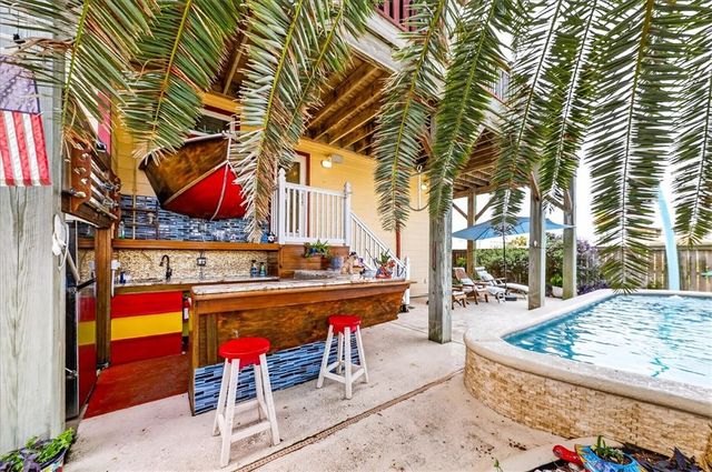 540 Ocean View Dr, Port Aransas, TX 78373