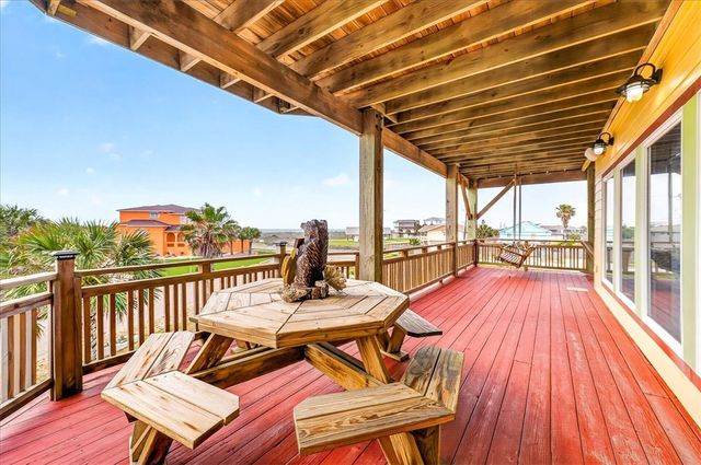 540 Ocean View Dr, Port Aransas, TX 78373