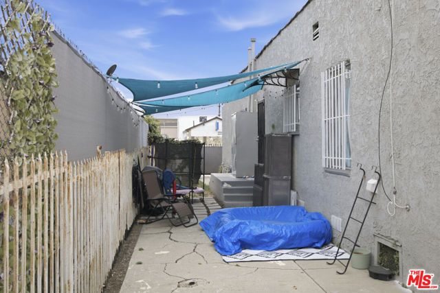 10712 S Broadway, Los Angeles, CA 90061