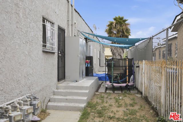 10712 S Broadway, Los Angeles, CA 90061