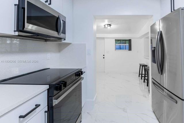 1220 N Andrews Avenue, Fort Lauderdale, FL 33311