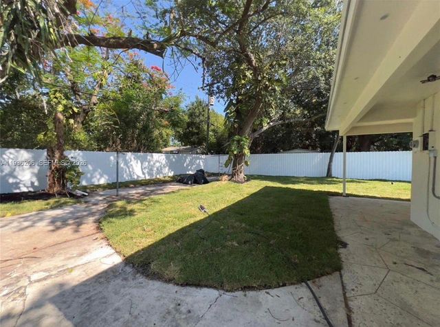 1220 N Andrews Avenue, Fort Lauderdale, FL 33311