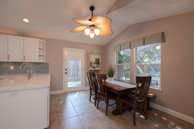 2173 E Muncie Avenue, Fresno, CA 93720