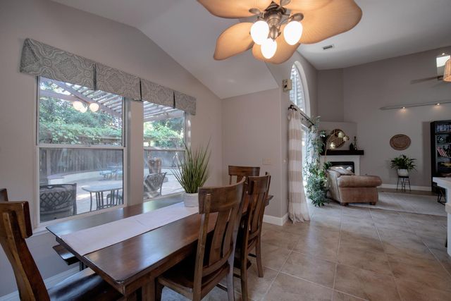 2173 E Muncie Avenue, Fresno, CA 93720