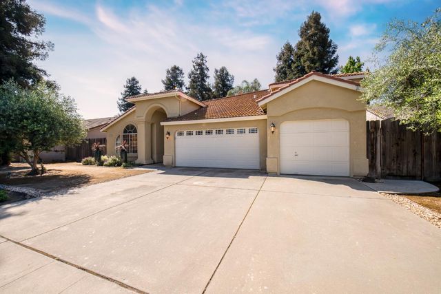 2173 E Muncie Avenue, Fresno, CA 93720