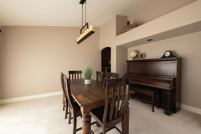 2173 E Muncie Avenue, Fresno, CA 93720