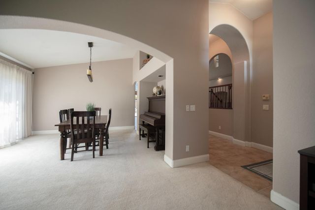 2173 E Muncie Avenue, Fresno, CA 93720