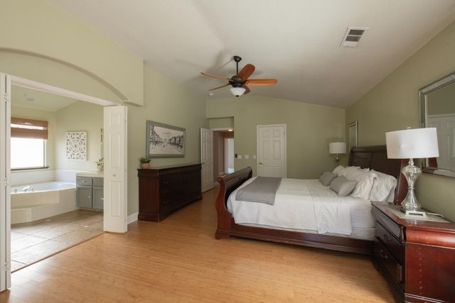 2173 E Muncie Avenue, Fresno, CA 93720