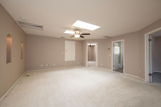 2173 E Muncie Avenue, Fresno, CA 93720