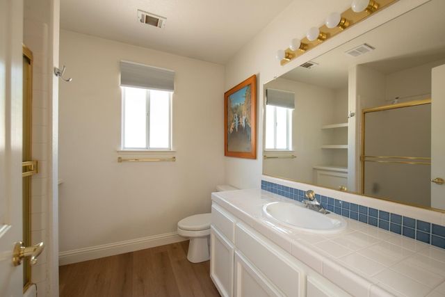 2173 E Muncie Avenue, Fresno, CA 93720