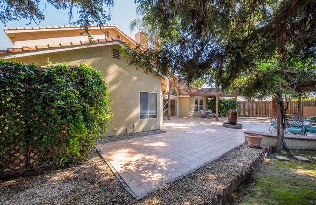 2173 E Muncie Avenue, Fresno, CA 93720