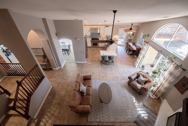 2173 E Muncie Avenue, Fresno, CA 93720