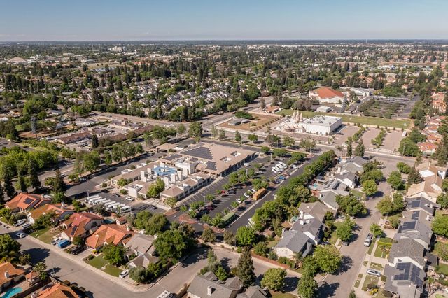 2173 E Muncie Avenue, Fresno, CA 93720