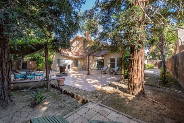 2173 E Muncie Avenue, Fresno, CA 93720