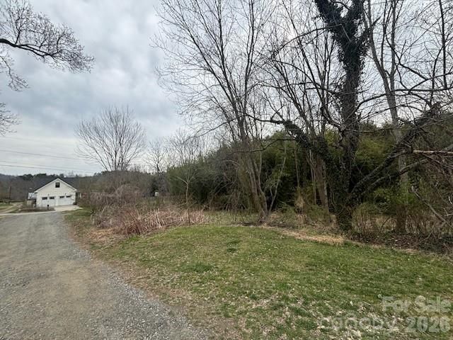 99999 Tatoonie Lane, Asheville, NC 28804