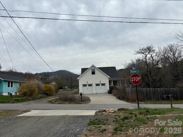 99999 Tatoonie Lane, Asheville, NC 28804