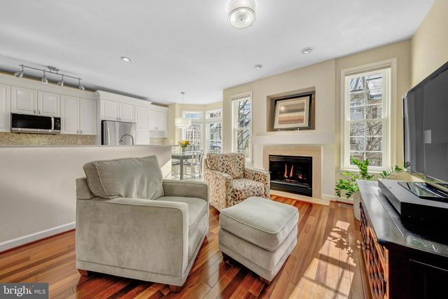 1916 LOGAN MANOR DR, Reston, VA 20190