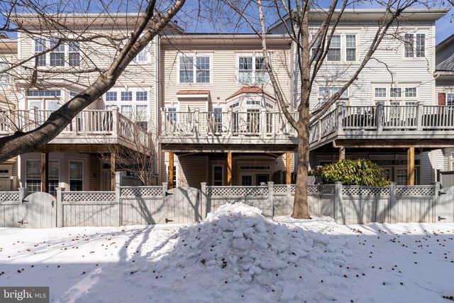 1916 LOGAN MANOR DR, Reston, VA 20190