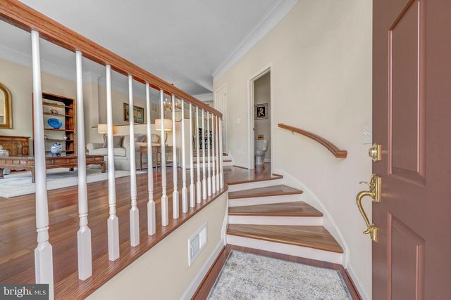 1916 LOGAN MANOR DR, Reston, VA 20190