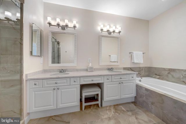 1916 LOGAN MANOR DR, Reston, VA 20190