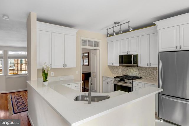 1916 LOGAN MANOR DR, Reston, VA 20190