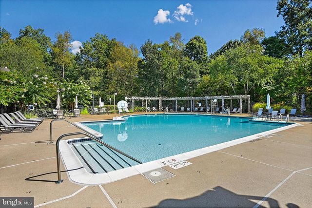 1916 LOGAN MANOR DR, Reston, VA 20190