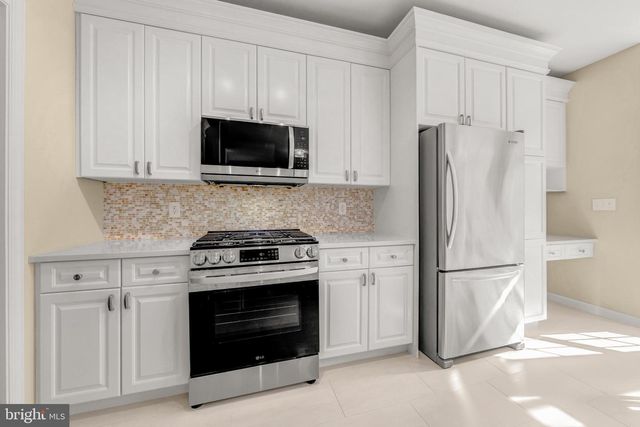 1916 LOGAN MANOR DR, Reston, VA 20190