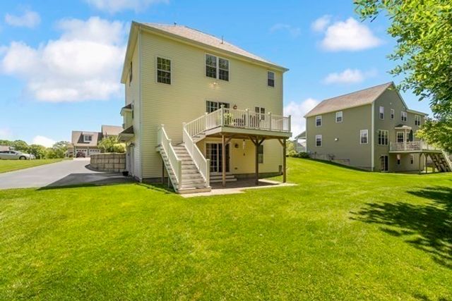 14 Evelyn Way, Seekonk, MA 02771