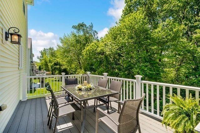 14 Evelyn Way, Seekonk, MA 02771