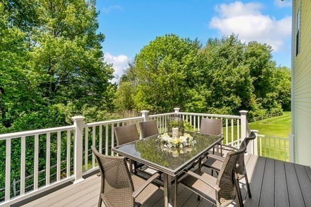 14 Evelyn Way, Seekonk, MA 02771