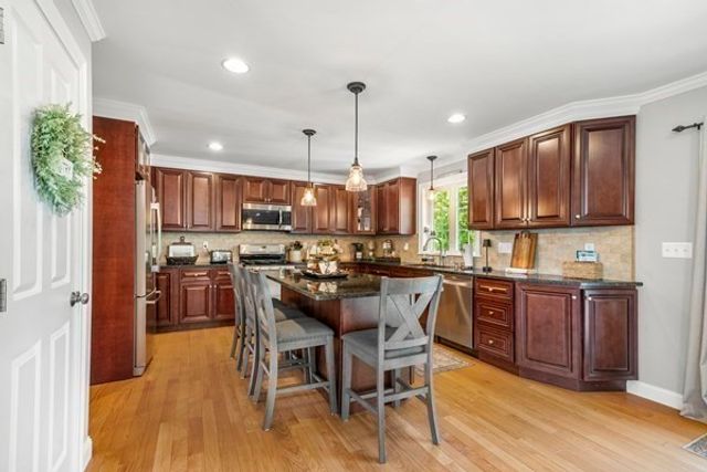 14 Evelyn Way, Seekonk, MA 02771