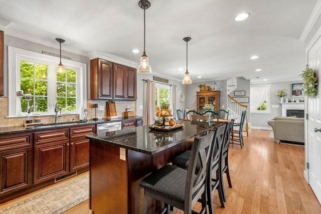 14 Evelyn Way, Seekonk, MA 02771