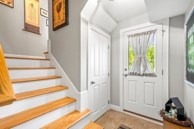 14 Evelyn Way, Seekonk, MA 02771