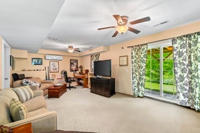 14 Evelyn Way, Seekonk, MA 02771