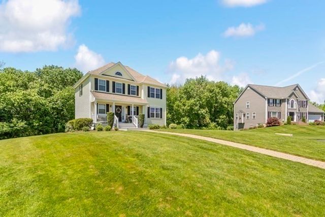 14 Evelyn Way, Seekonk, MA 02771