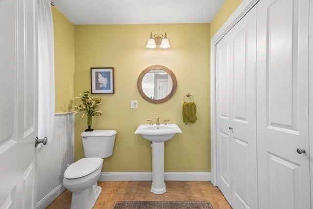 14 Evelyn Way, Seekonk, MA 02771