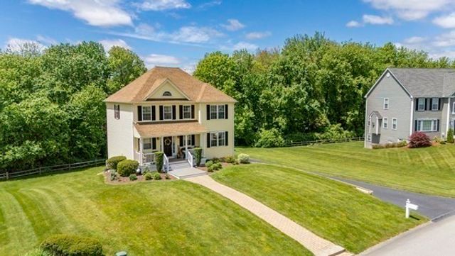 14 Evelyn Way, Seekonk, MA 02771