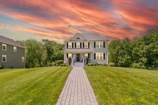 14 Evelyn Way, Seekonk, MA 02771