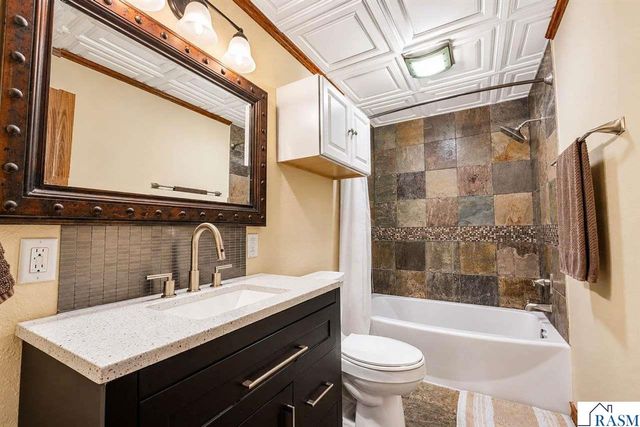 117 Pinehurst Drive, Mankato, MN 56001