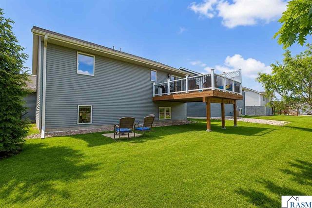 117 Pinehurst Drive, Mankato, MN 56001