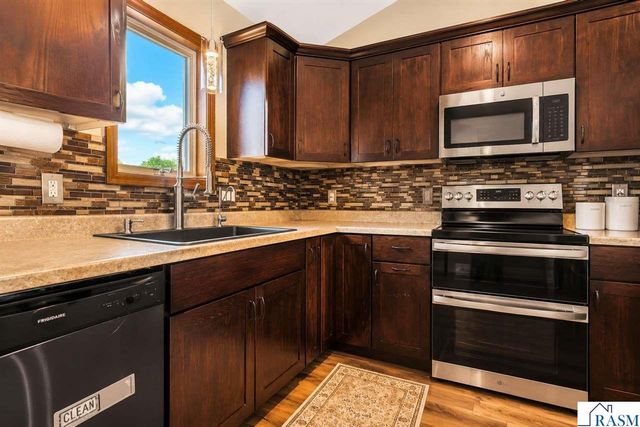 117 Pinehurst Drive, Mankato, MN 56001