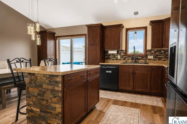 117 Pinehurst Drive, Mankato, MN 56001